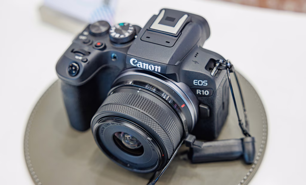 Canon EOS R10 Hybride APS-C Compact