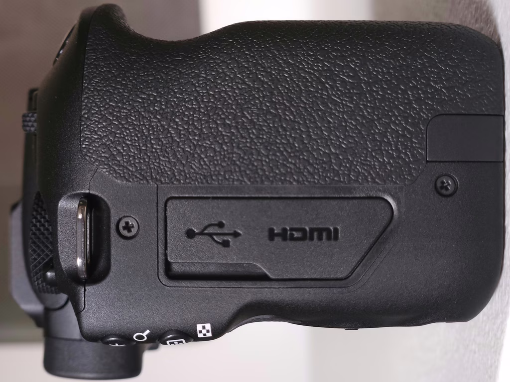 Canon EOS R100 Hybride APS-C Entrée de Gamme