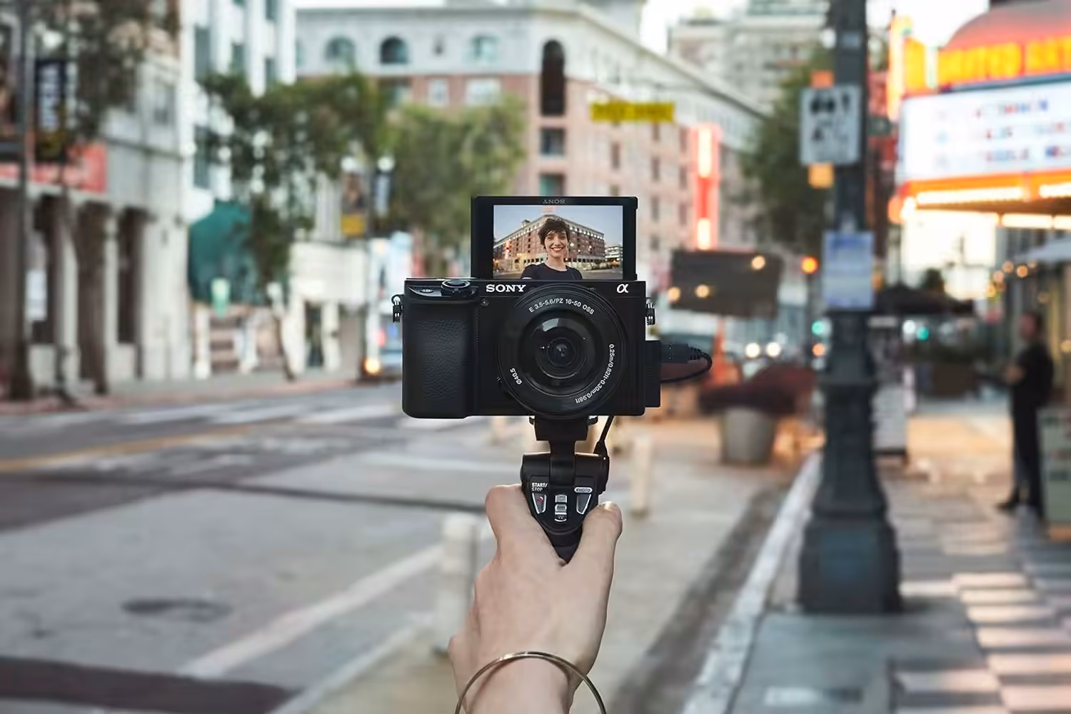 Sony Alpha 6100
